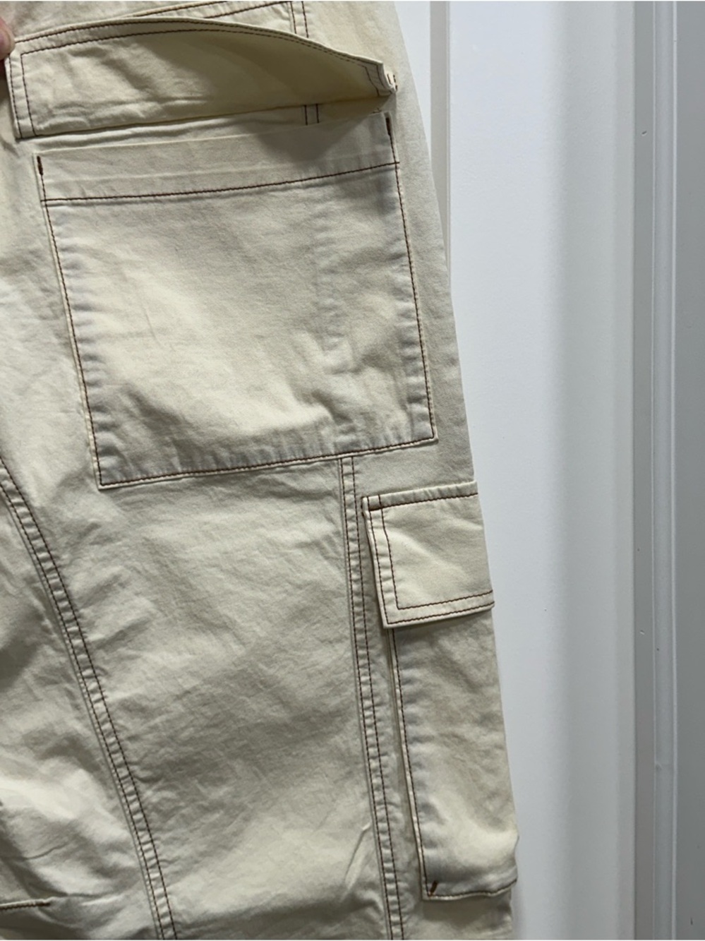 Nicole Miller Women’s Cream Cargo Pants - Size Small - Picture 3 of 6